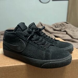 Nike SB Blazer Mid Chukka
